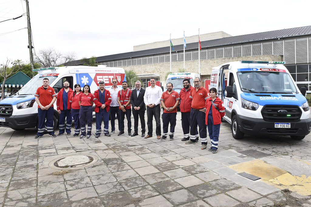 El intendente Julio Zamora presentó 3 nuevas ambulancias del Sistema de Emergencias Tigre.