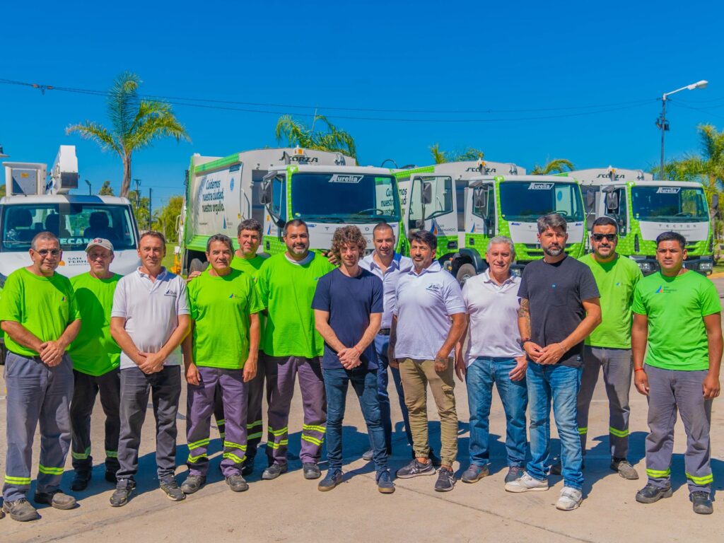 Juan Andreotti presentó nuevos camiones para el mantenimiento y cuidado de San Fernando.
